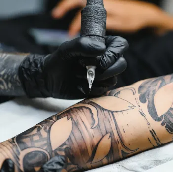 retouche tatouage à Nogent sur Marne près de Creteil dans le Val de Marne 94
